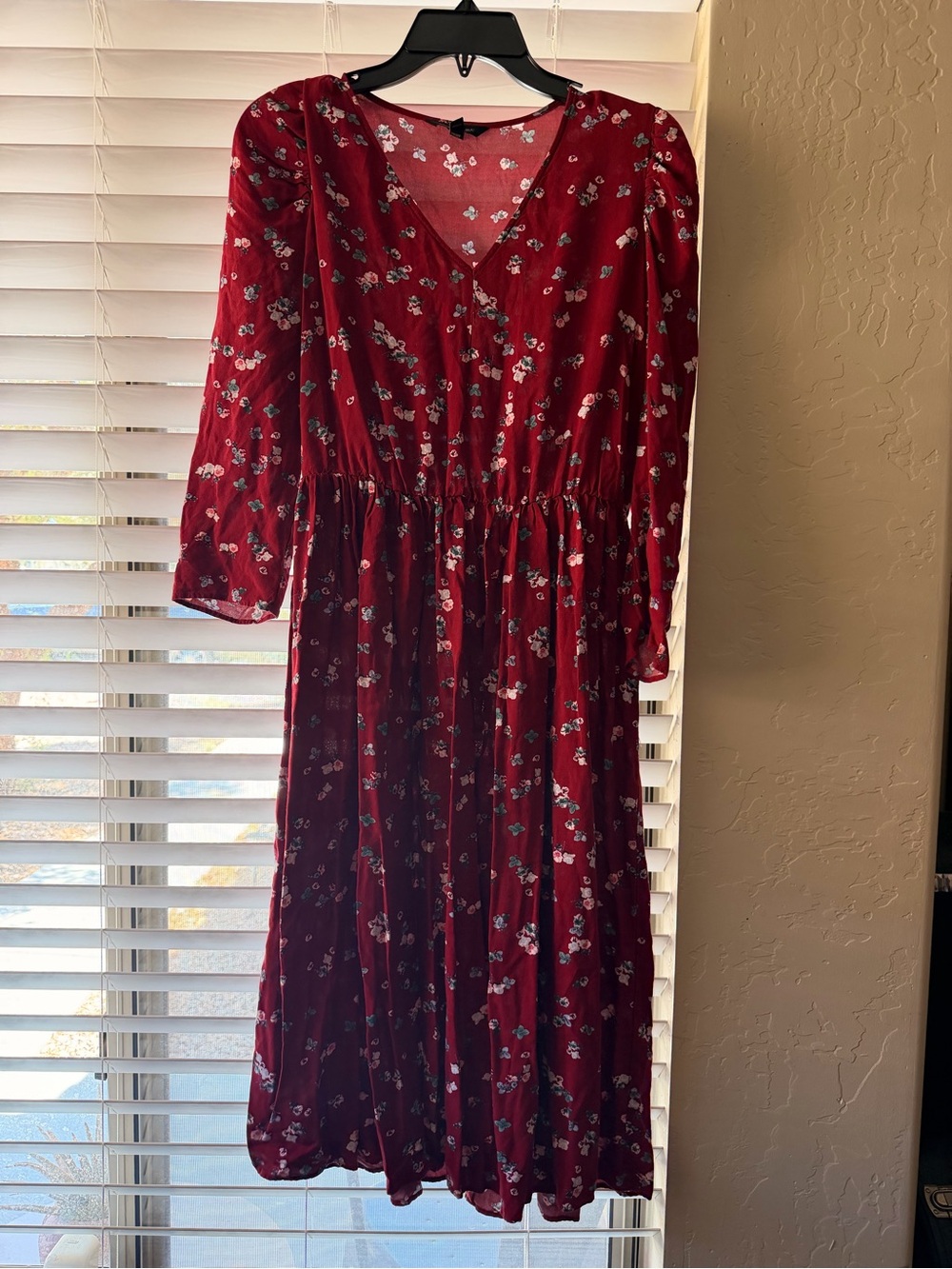 Banana Republic Burgundy Floral V-Neck Long Sleeve Midi Dress